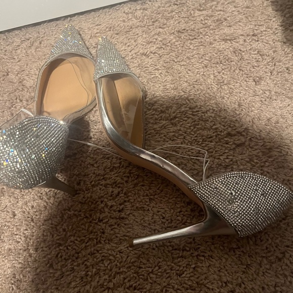 New size 11 decided not to use them for my wedding - Picture 3 of 7